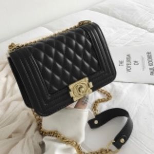 Black purse never used